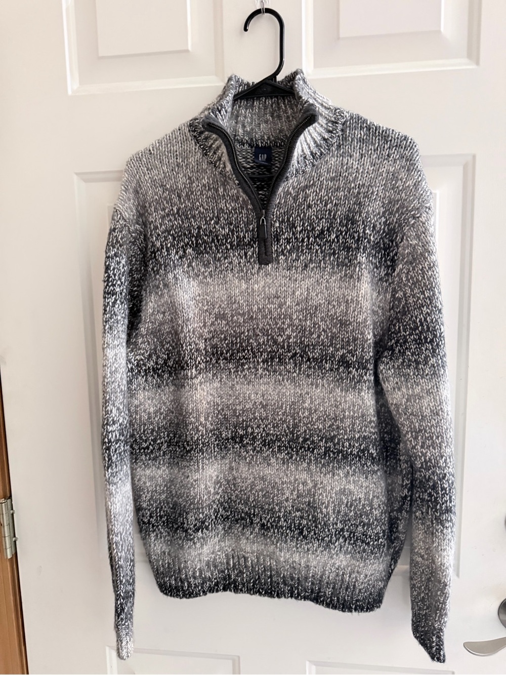 GAP Men's Black and Gray Marled Zip Mock-Neck Sweater